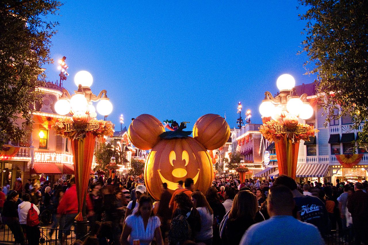 Disney's Happiest Haunts: The Villains' Trail Guided Tour
